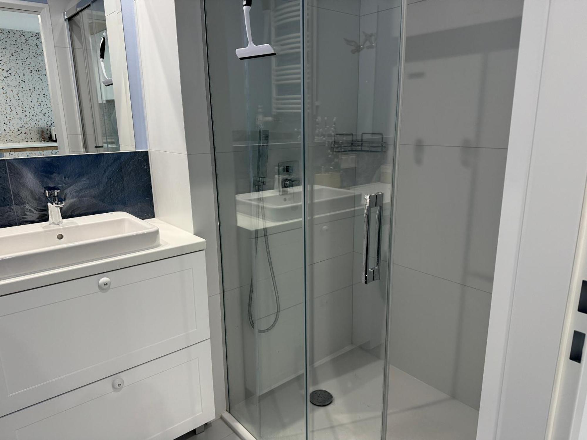 4Summer Kolobrzeg Apartamenty White Blue Sauna & Fitness & Parking 100 Metrow Do Pieknej Szerokiej Piaszczystej Plazy, Wspanialy Widok Z Duzego Tarasu! 100 Meter Zu Einem Schoenen Breiten Sandstrand, Herrliche Aussicht Von Einer Grossen Terrasse! Ngoại thất bức ảnh