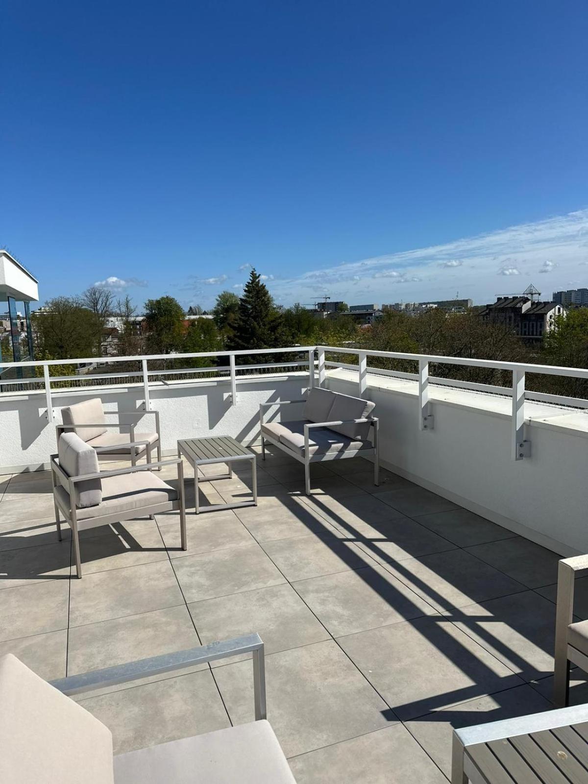 4Summer Kolobrzeg Apartamenty White Blue Sauna & Fitness & Parking 100 Metrow Do Pieknej Szerokiej Piaszczystej Plazy, Wspanialy Widok Z Duzego Tarasu! 100 Meter Zu Einem Schoenen Breiten Sandstrand, Herrliche Aussicht Von Einer Grossen Terrasse! Ngoại thất bức ảnh
