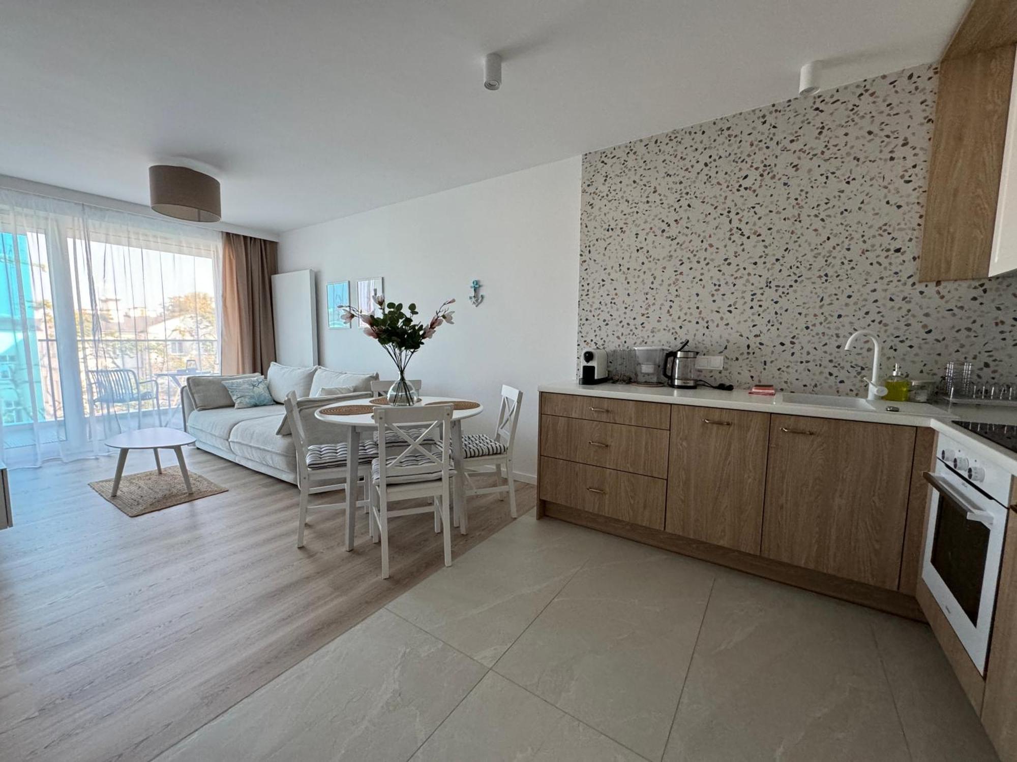 4Summer Kolobrzeg Apartamenty White Blue Sauna & Fitness & Parking 100 Metrow Do Pieknej Szerokiej Piaszczystej Plazy, Wspanialy Widok Z Duzego Tarasu! 100 Meter Zu Einem Schoenen Breiten Sandstrand, Herrliche Aussicht Von Einer Grossen Terrasse! Ngoại thất bức ảnh